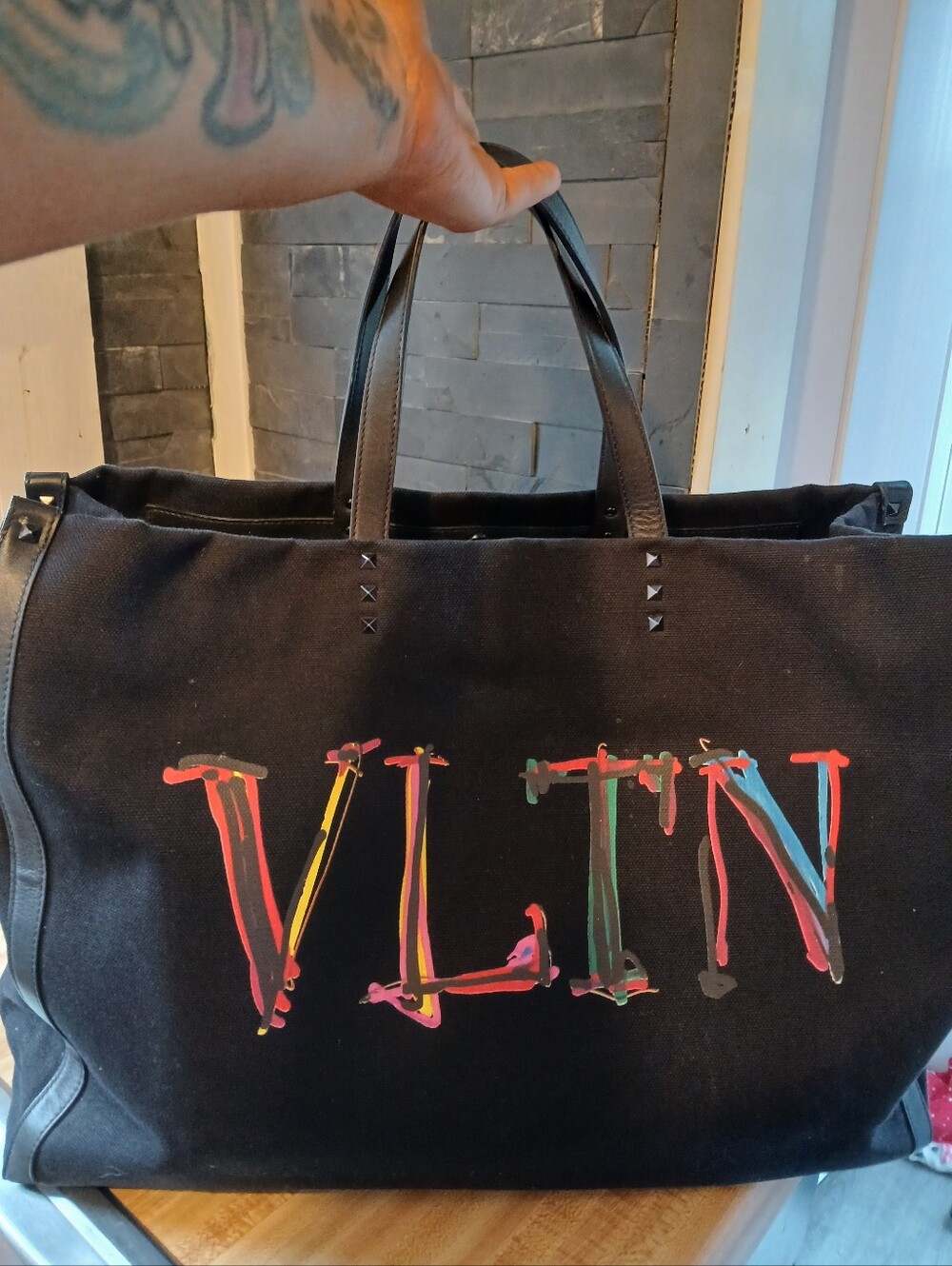Valentino Garavani Like NEW Large Tote & Dustbag - Picture 3 of 8